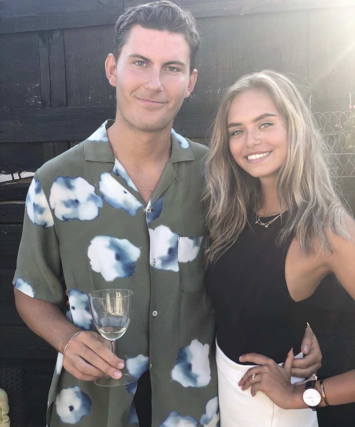 Ban gai Jonas Wind anh 1