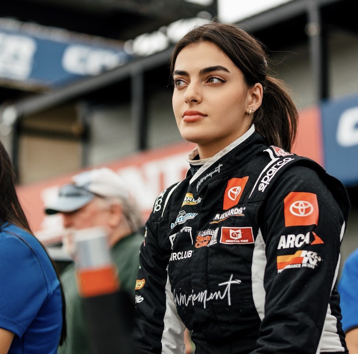 Nu tay dua Toni Breidinger anh 3