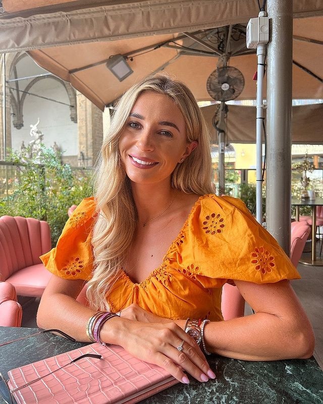 Ban gai Jarrod Bowen anh 4