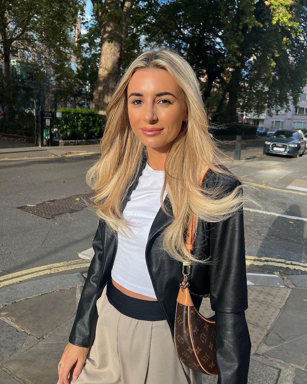 Ban gai Jarrod Bowen anh 2