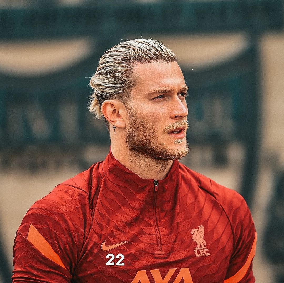 Ban gai Loris Karius anh 2