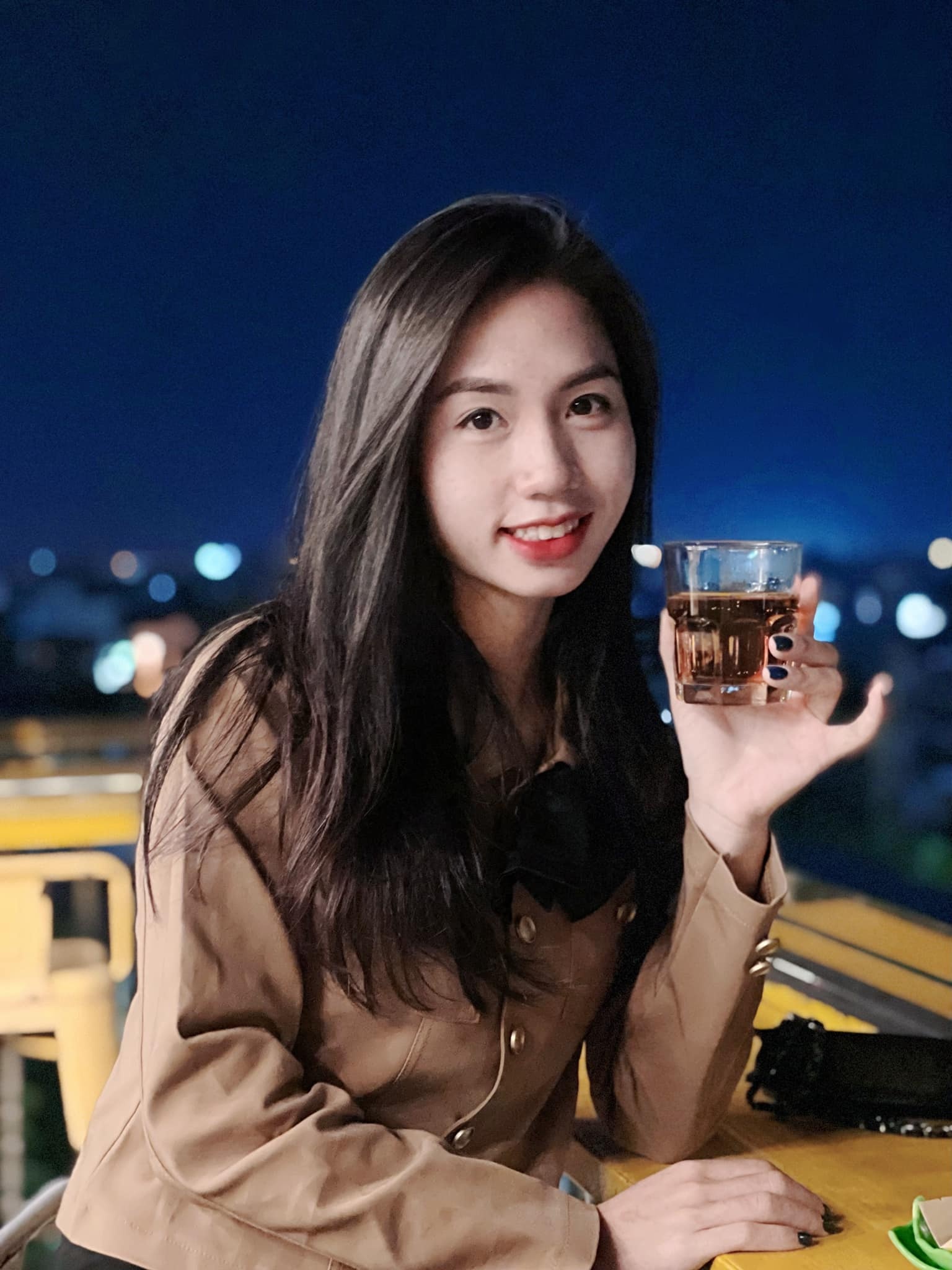 Chan dung Tran Thi Duyen anh 1