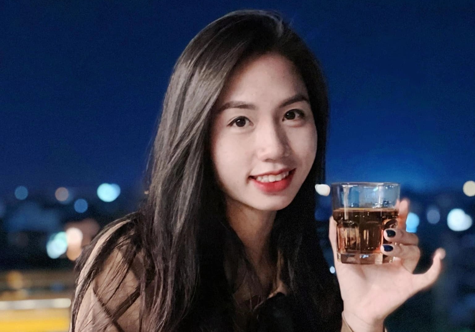 Chan dung hoa khoi lang bong da Viet Nam hinh anh