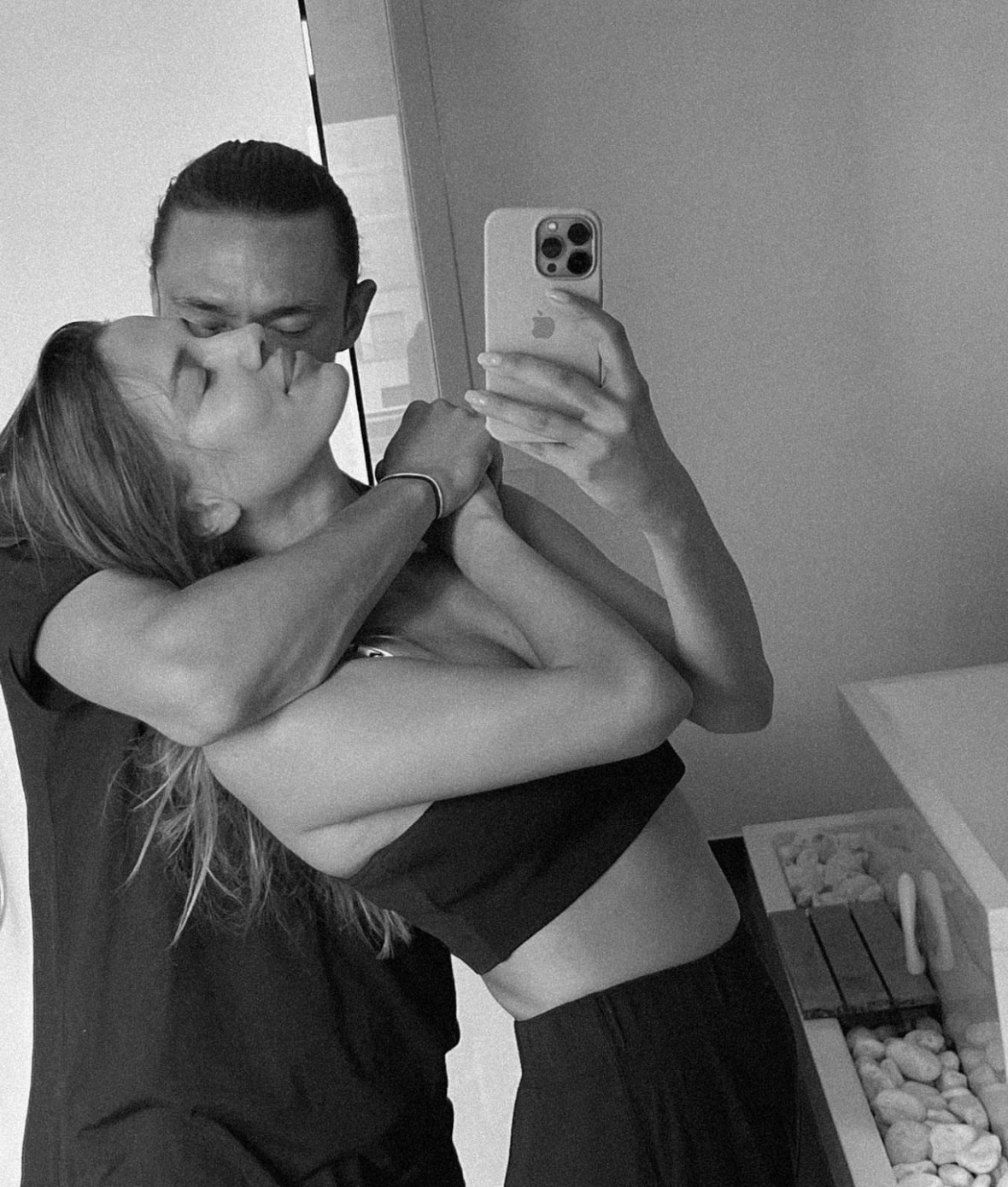 Ban gai Nico Schulz anh 1