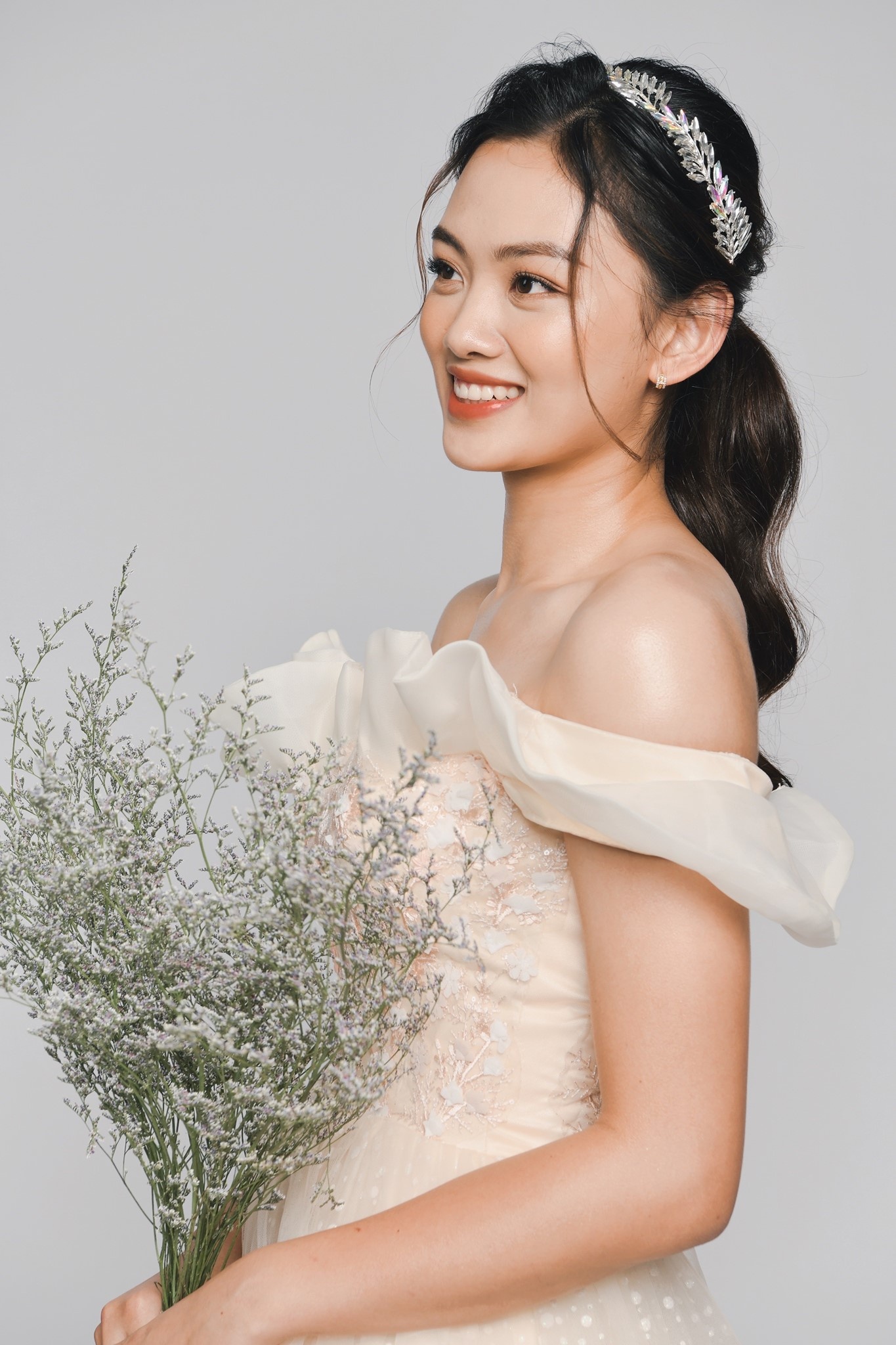 Chan dung Nguyen Thu Hoai anh 7