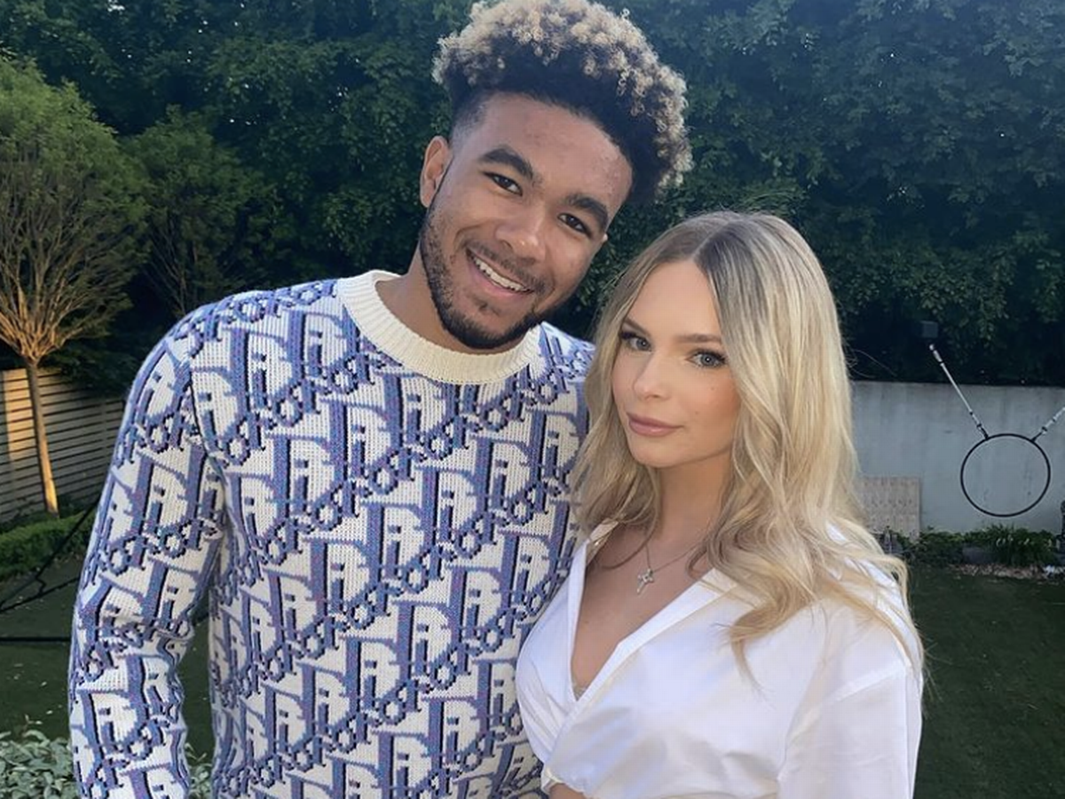 Ban gai Reece James anh 3