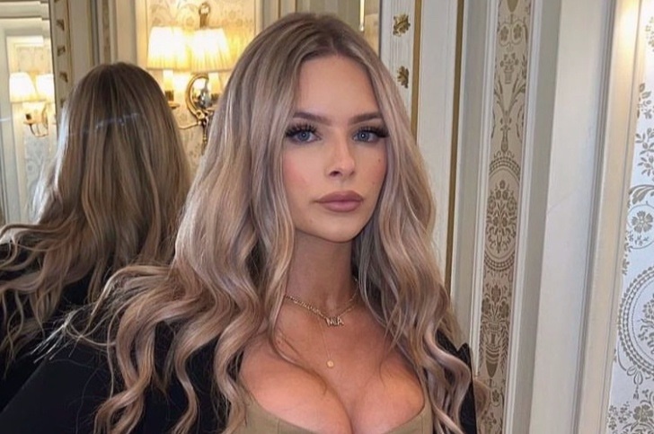 Sac voc ban gai quyen ru cua Reece James hinh anh