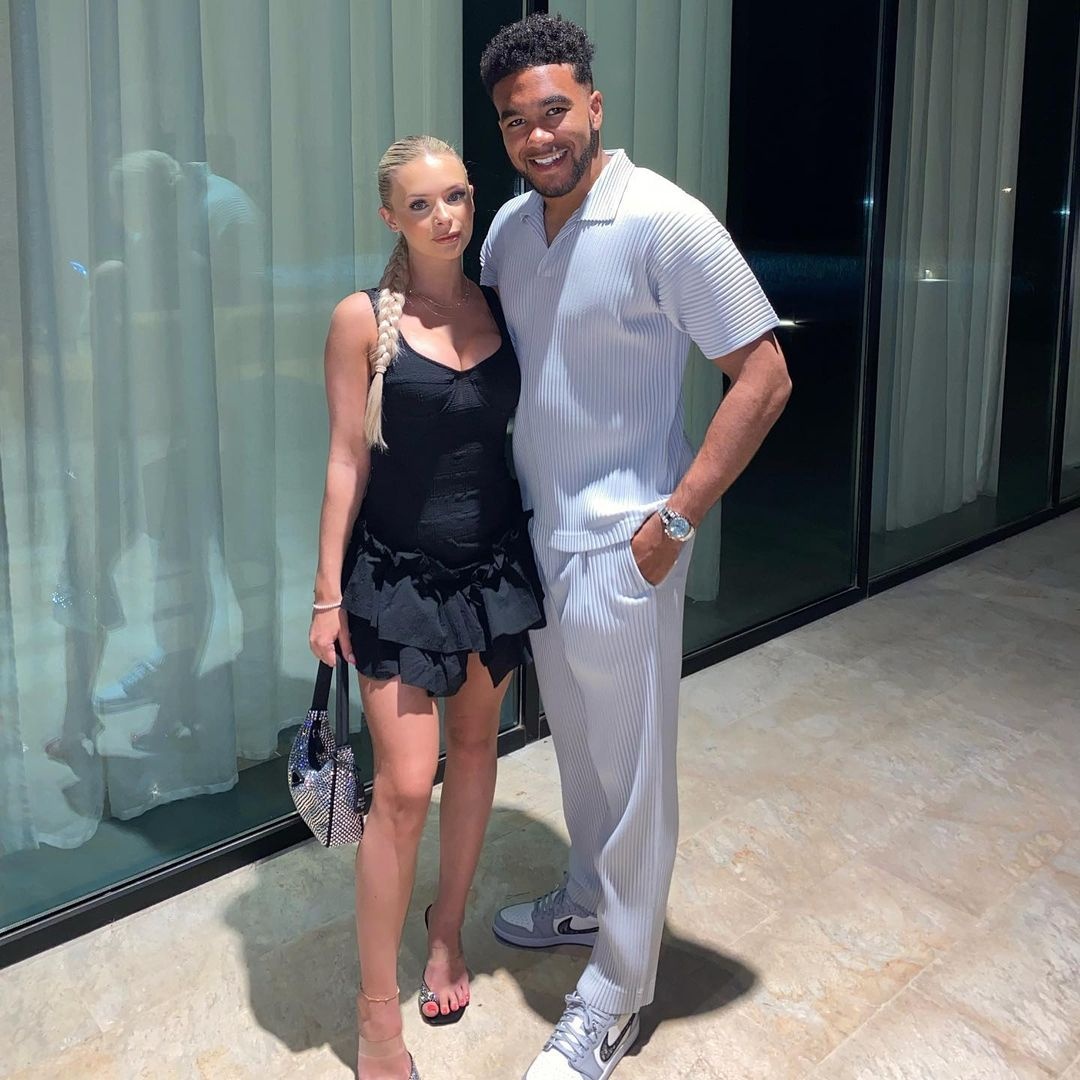 Ban gai Reece James anh 2