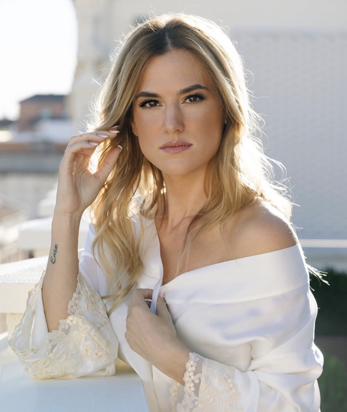 Ban gai Sergio Busquets anh 5