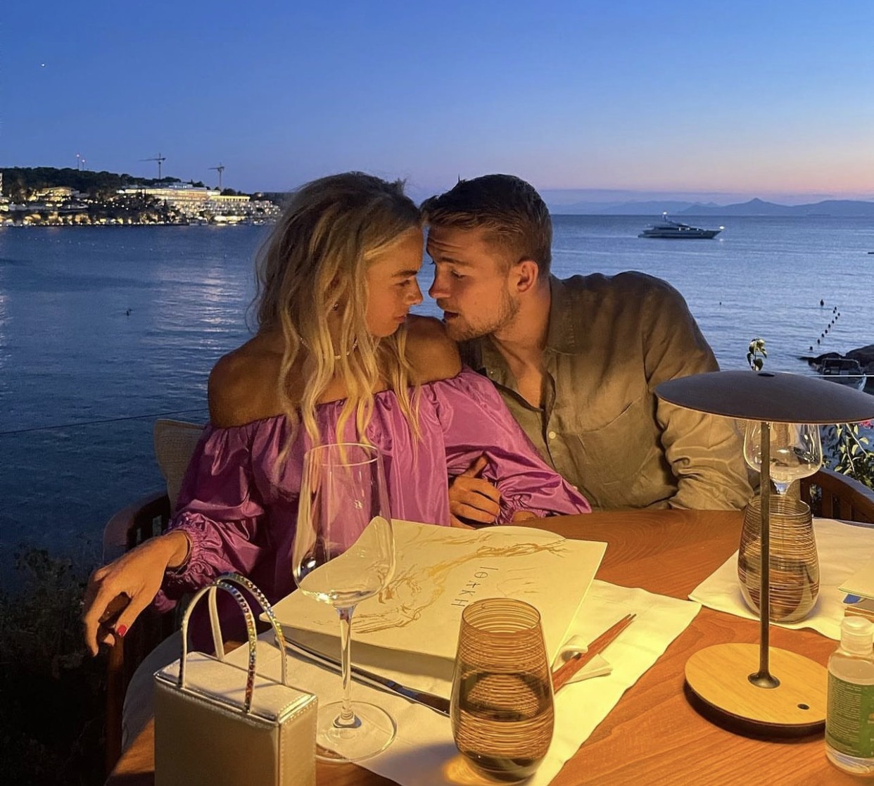 Ban gai Matthijs de Ligt anh 4