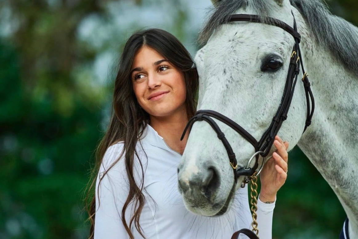 Chan dung ban gai Ferran Torres la con gai cung cua HLV Enrique hinh anh