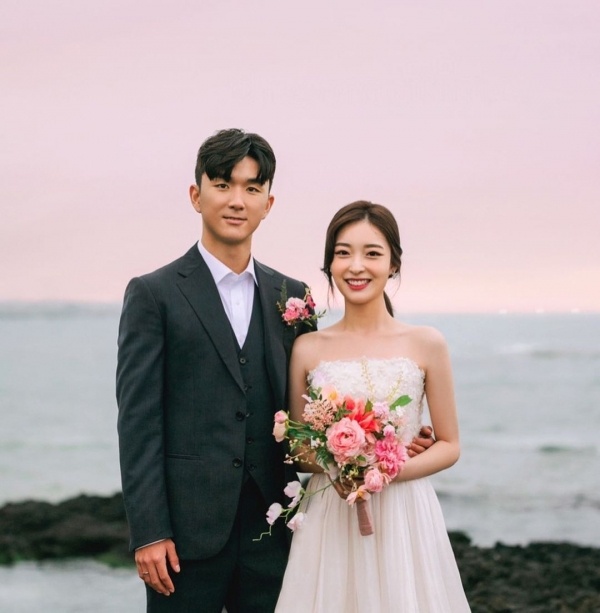 Dan WAGs tuyen Han anh 5