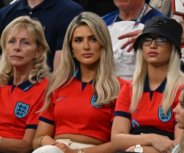 Sac voc cua dan WAGs Anh tren khan dai hinh anh