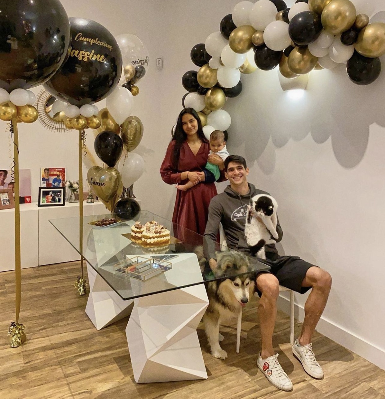 Chan dung vo Yassine Bounou anh 3