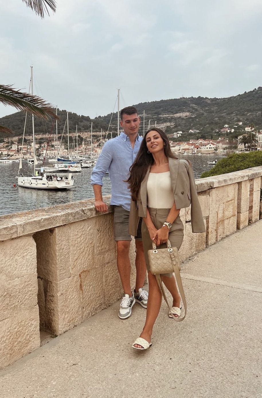 Chan dung vo Dominik Livakovic anh 3