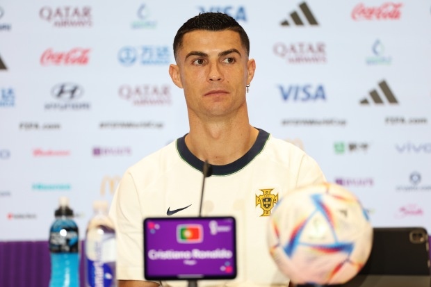 Ronaldo xay dung biet thu 28 trieu bang lam noi o khi giai nghe hinh anh
