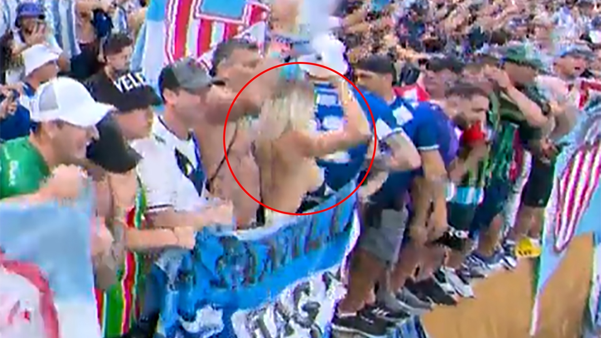 Nu co dong vien Argentina de nguc tran doi dien an phat nang hinh anh