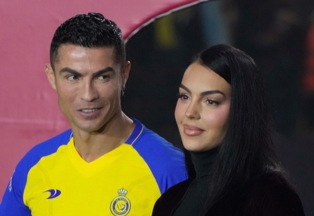 Ban gai Ronaldo gia nhap dan WAGs quyen ru cua Al Nassr hinh anh