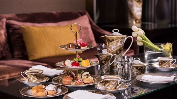 Khach san Ronaldo o anh 8