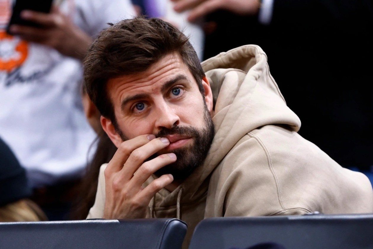 Gerard Pique bi la o hinh anh