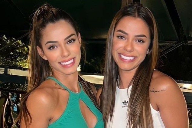 Neymar bi to tan tinh cap song sinh hot girl bong chuyen hinh anh