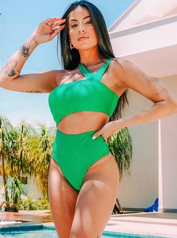 WAGs Liverpool va Real Madrid anh 4