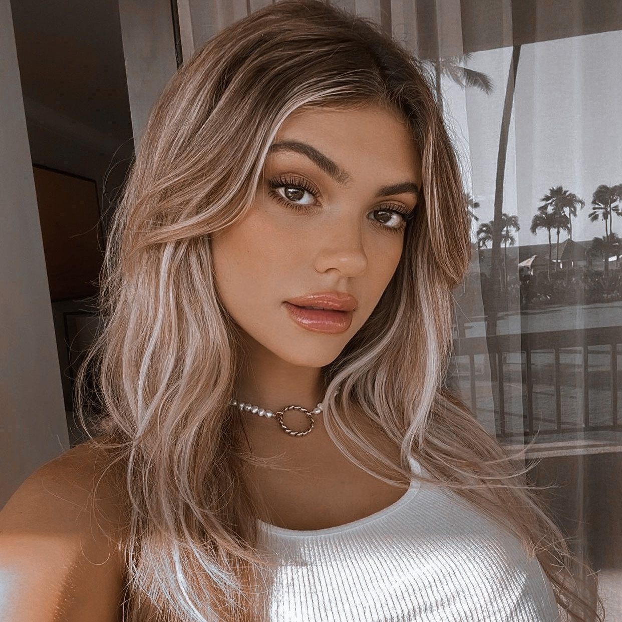 Ban gai cu Ben Chilwell anh 6