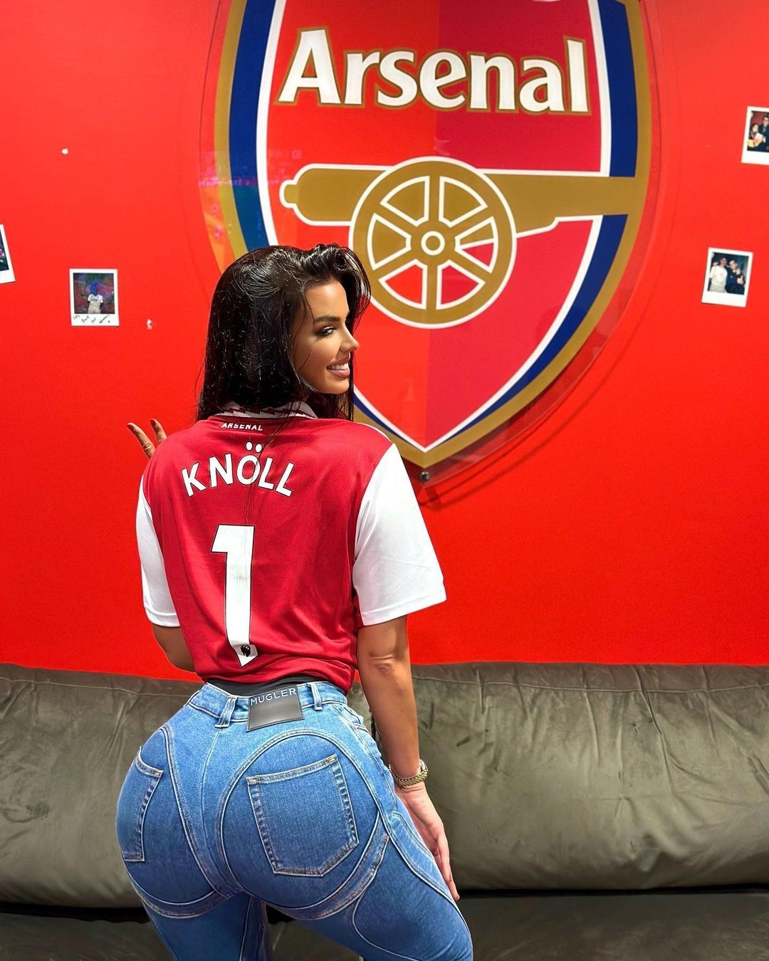 Co dong vien Arsenal anh 1