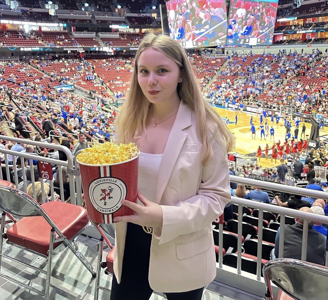 Ban gai Fedor Gorst anh 5