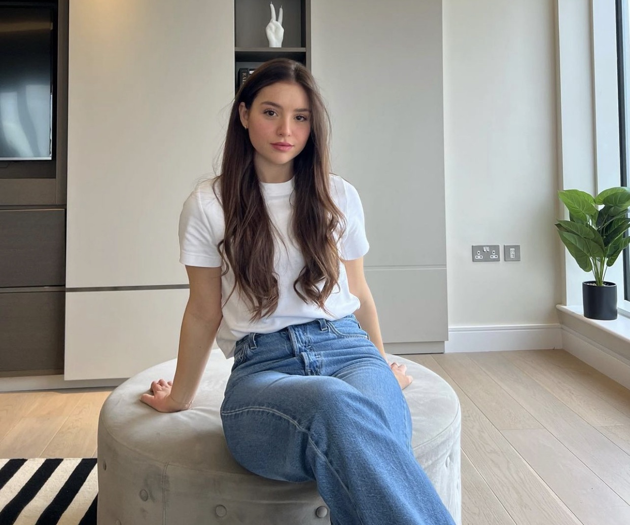 Ban gai Manor Solomon anh 5