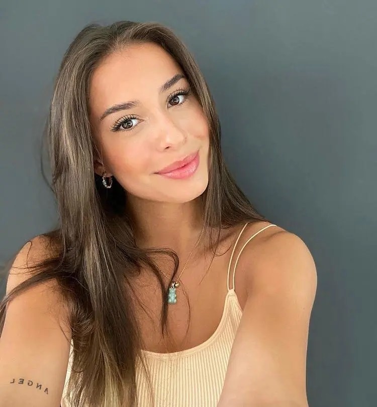 Ban gai Erling Haaland anh 4