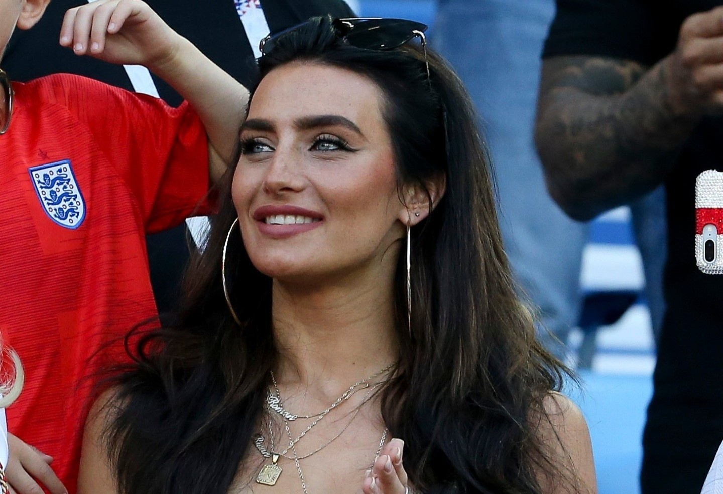 Vo tha thu cho Kyle Walker vu be boi trong quan bar hinh anh