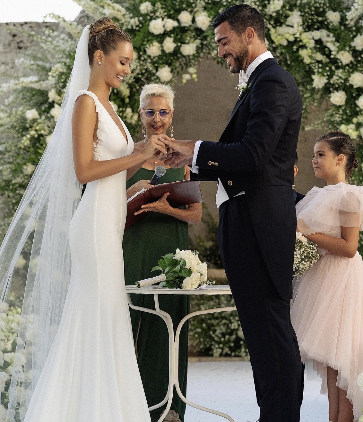 Ban gai Graziano Pelle anh 2