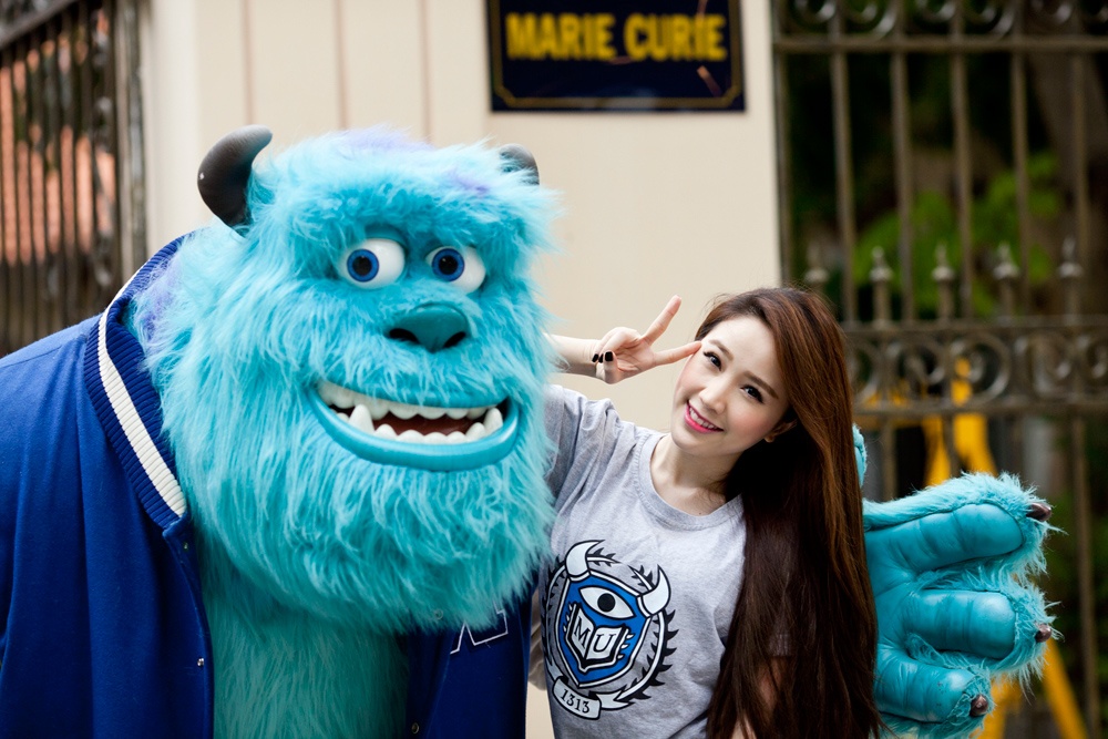 Bao Thy nhi nhanh cung ong ke Sulley ve tham truong cu hinh anh