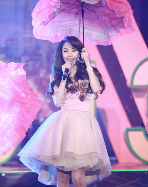 Minh Hằng: Công chúa hay kiều nữ gợi cảm | Minh Hằng 2013,Ca sĩ Minh Hằng,Thời Trang Sao