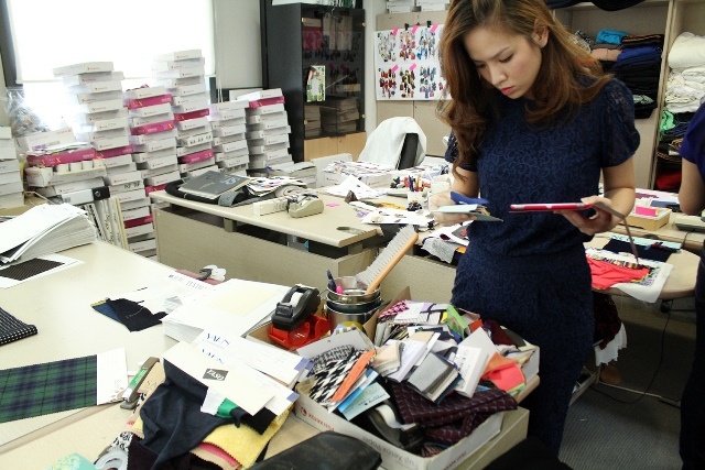 Dan Le xa chong con sang Han du hoc hinh anh