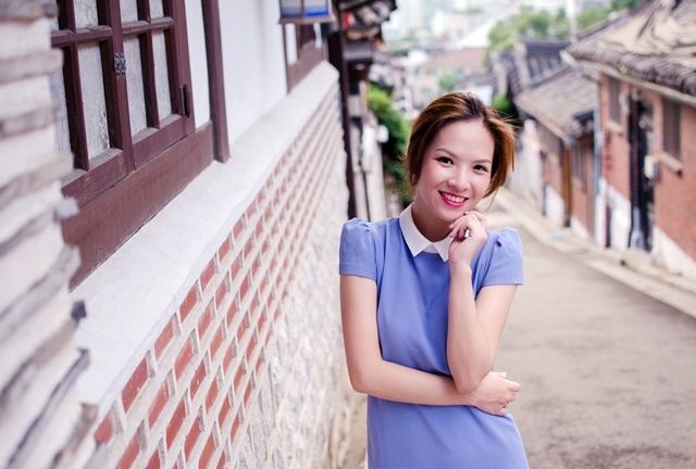 Dan Le xinh tuoi kham pha Han Quoc hinh anh