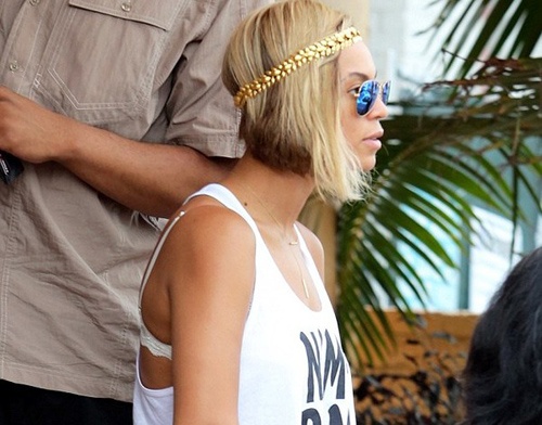 Beyonce khien stylist phat khoc voi mai toc moi hinh anh