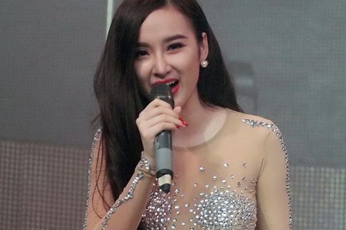 Show dien bar cua Angela Phuong Trinh bi huy gio chot hinh anh