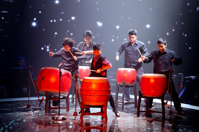 Tran Thanh tam tac khen Quang Anh The Voice Kids hinh anh
