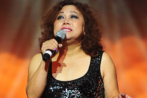 Siu Black khoc nuc no khi dang hat hinh anh