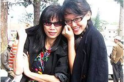 Toc Tien tiet lo dang mau thuan voi me hinh anh