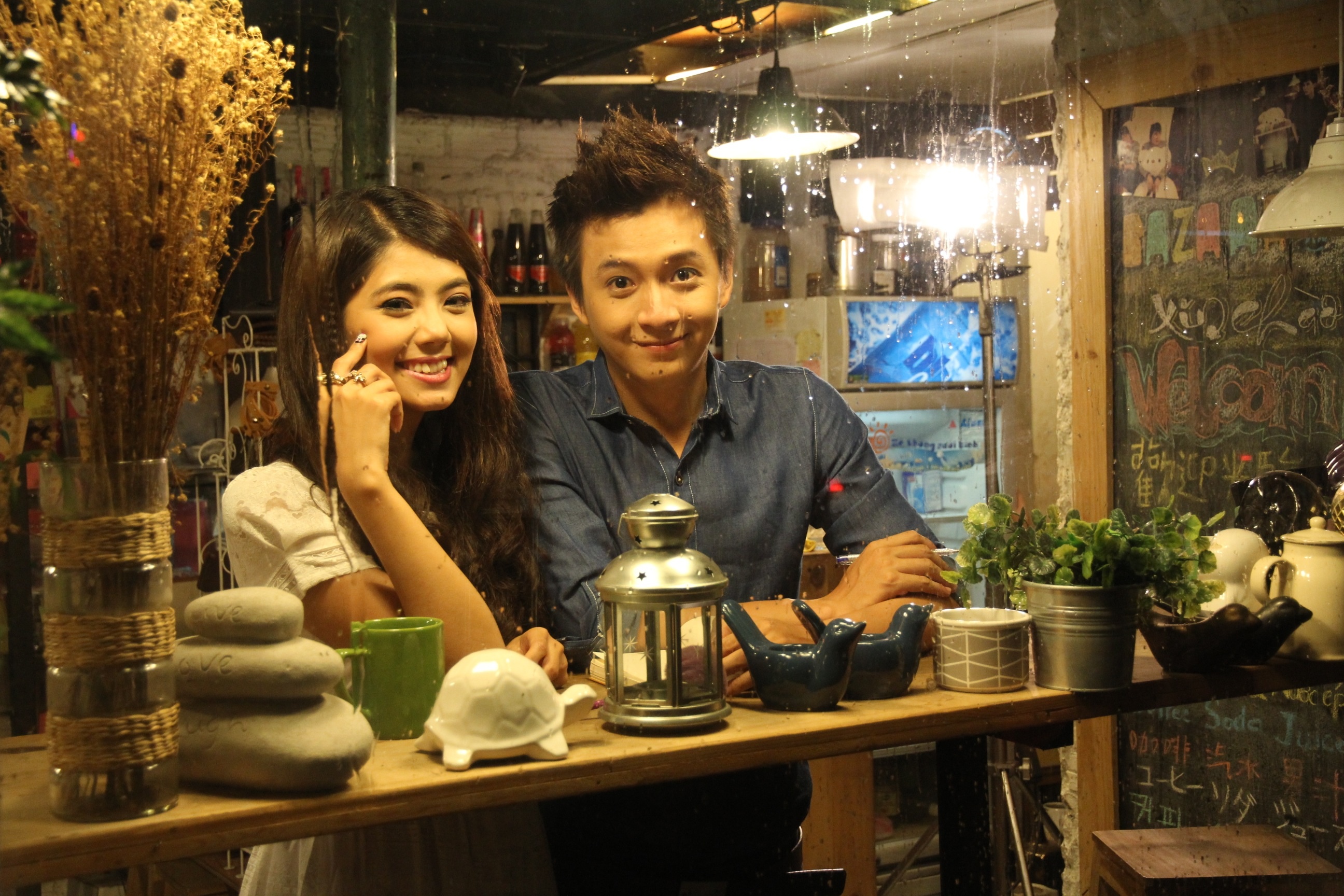 Ngo Kien Huy tinh tu ben hot girl hinh anh