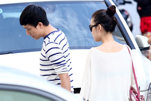 Ban gai hot girl theo Tran Thanh toi xem The Voice Kids tap hinh anh