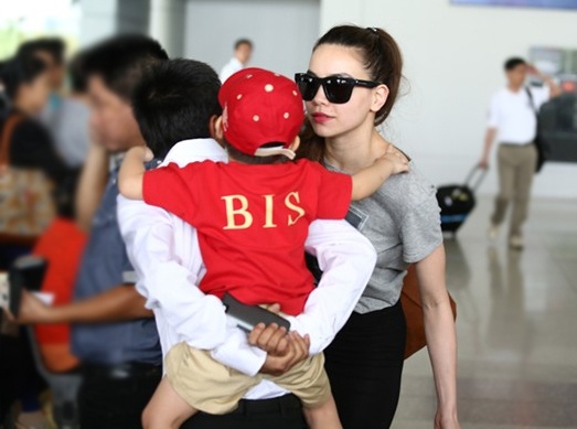 Cuong Dola cong con trai di don Ha Ho hinh anh