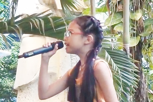 Phuong My Chi hat sai nhip trong le khai giang hinh anh