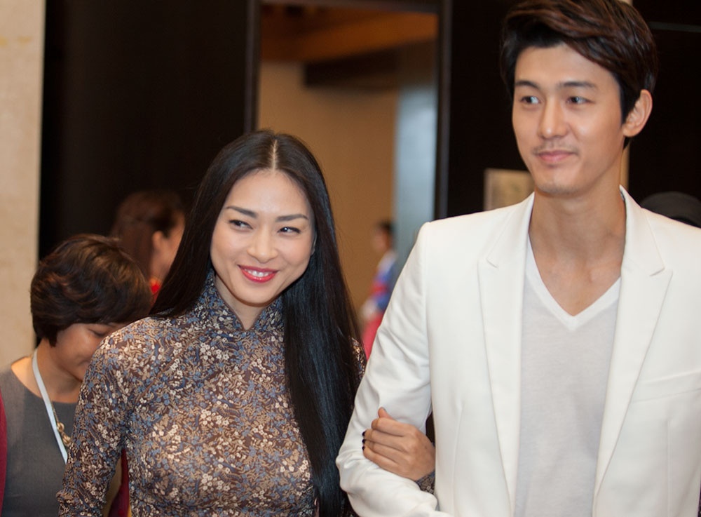 My nam Han Quoc khen Ngo Thanh Van qua xinh hinh anh