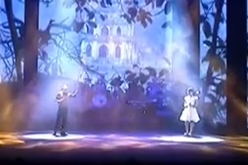 Quang Anh - Thu Ha lan dau song ca 'Nho mua thu Ha Noi' hinh anh