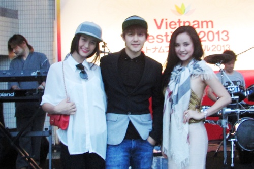Vy Oanh hoi ngo Dong Nhi - Ong Cao Thang o Nhat hinh anh