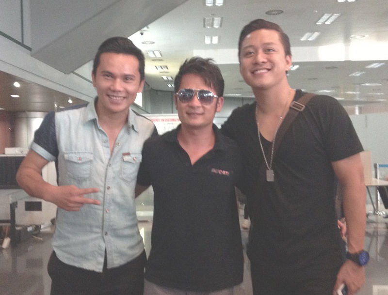 Tuan Hung ru Anh Tu di don Bang Kieu hinh anh